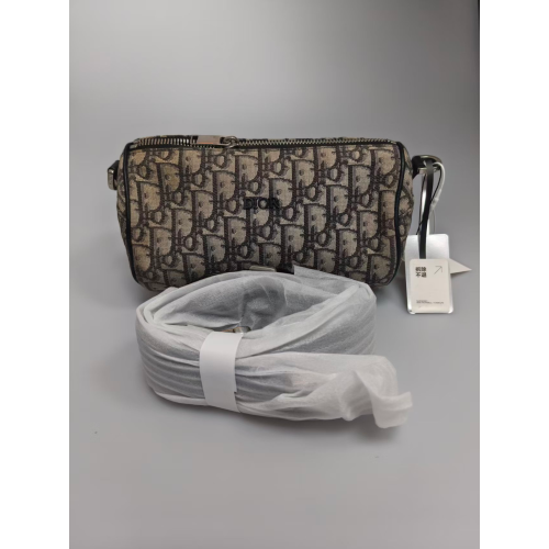Preloved Dior Roller Messenger Bag in Dior Oblique jacquard canvas-26092849-BX