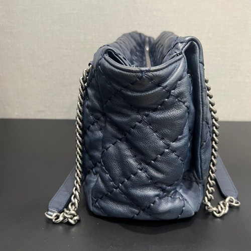 Chanel Shoulder Bag Navy Calf leather, Ruthenium Hardware