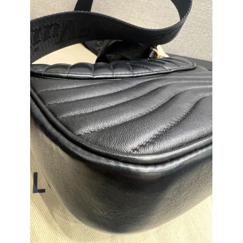 Louis Vuitton New Wave Multi-Pochette Shoulder Bag in Calfskin, Gold Tone hardware