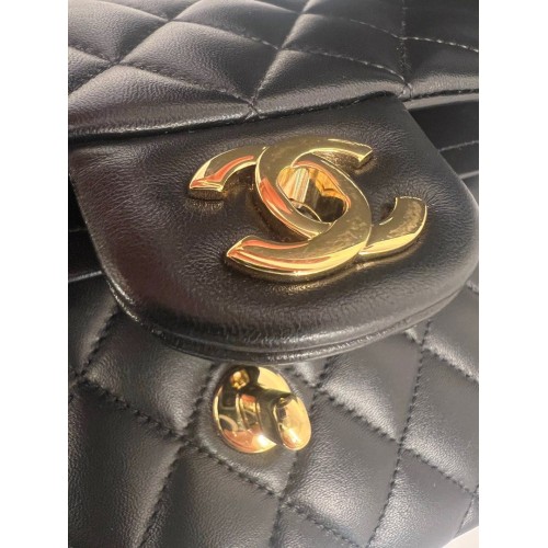 Chanel classic small double flap bag in Lambskin, Gold Tone Hardware