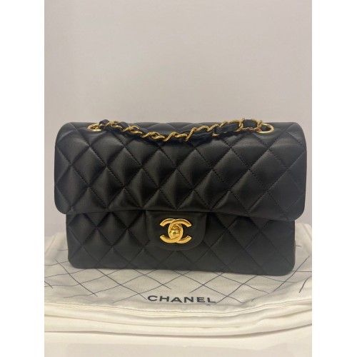 Chanel classic small double flap bag in Lambskin, Gold Tone Hardware