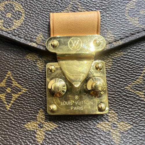 Louis Vuitton Pochette Métis Monogram, Gold Tone Hardware