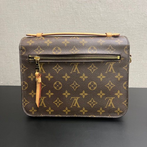 Louis Vuitton Pochette Métis Monogram, Gold Tone Hardware