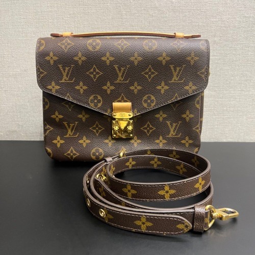 Louis Vuitton Pochette Métis Monogram, Gold Tone Hardware