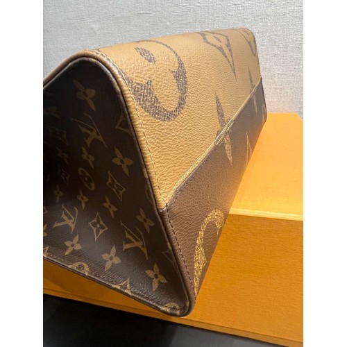 Louis Vuitton OnTheGo MM in Reverse Monogram Canvas, Gold Tone Hardware