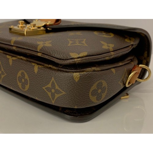 Louis Vuitton Metis Pochette East West Crossbody Bag Microchip, Gold Tone Hardware