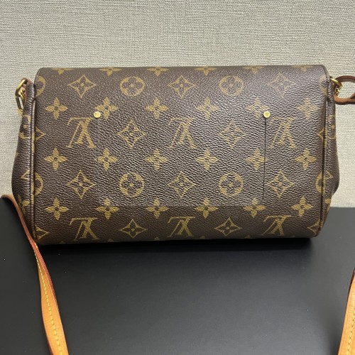 Louis Vuitton Favorite MM Monogram Crossbody Bag