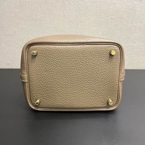 Hermes Picotin 18 Taurillon Clemence  Etoupe Stamp D