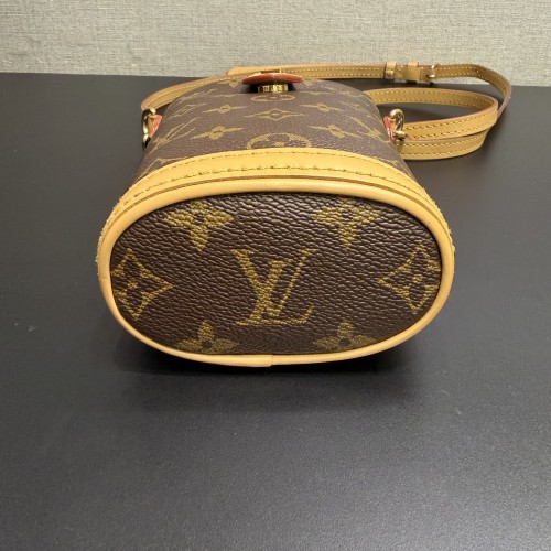 Louis Vuitton Fold Me Pouch