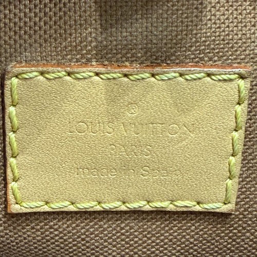 Louis Vuitton Fold Me Pouch