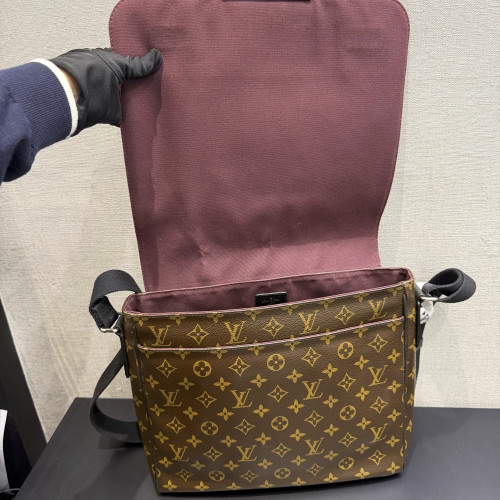 Louis Vuitton District MM Messenger Bag 