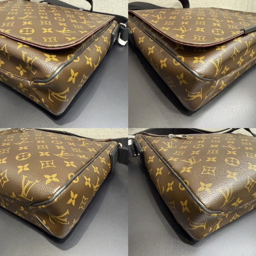Louis Vuitton District MM Messenger Bag 