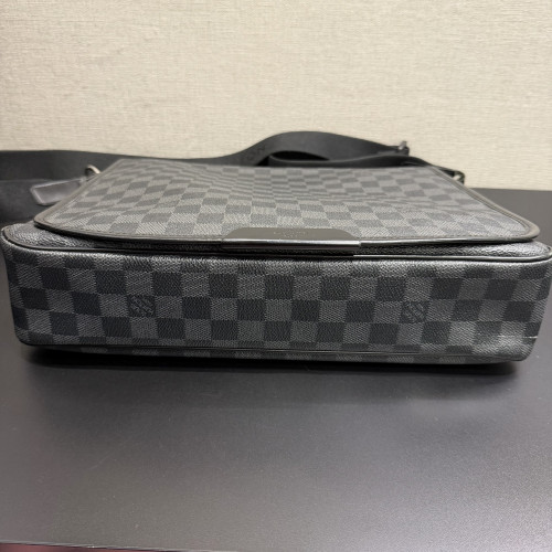 Louis Vuitton Daniel MM Messenger Bag