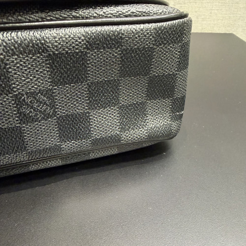 Louis Vuitton Daniel MM Messenger Bag