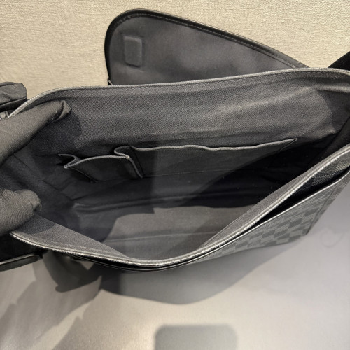 Louis Vuitton Daniel MM Messenger Bag