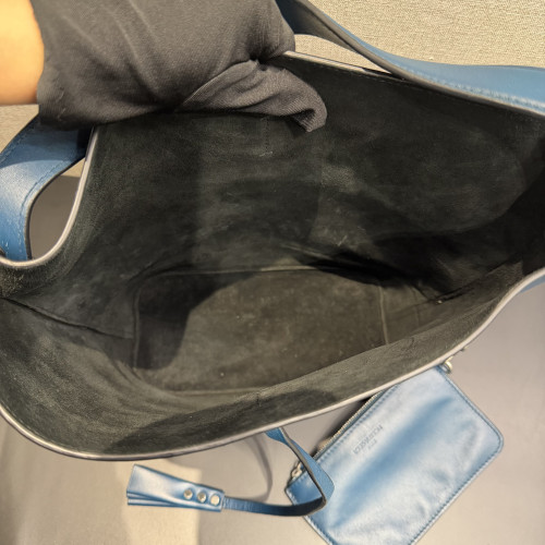 Louis Vuitton NN14 GM Bleu Cuir Nuance Bucket Bag