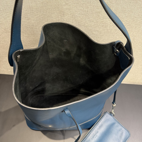 Louis Vuitton NN14 GM Bleu Cuir Nuance Bucket Bag