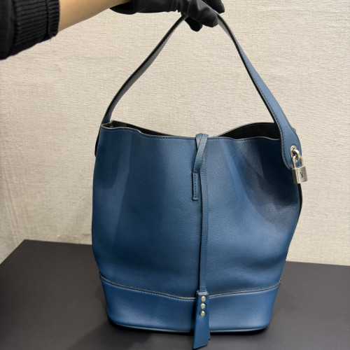 Louis Vuitton NN14 GM Bleu Cuir Nuance Bucket Bag