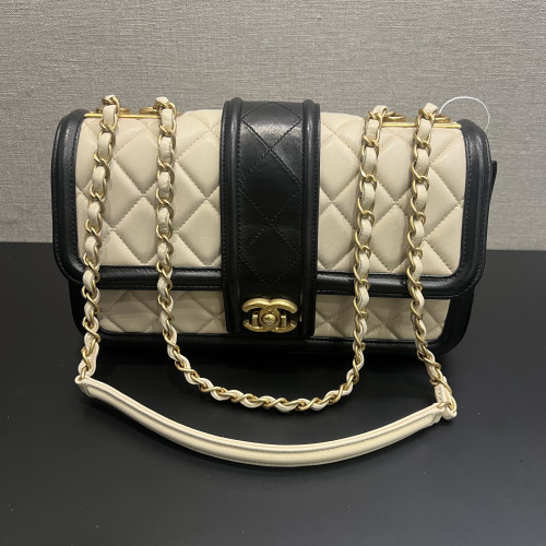 Chanel Medium Elegant CC Flap Bag
