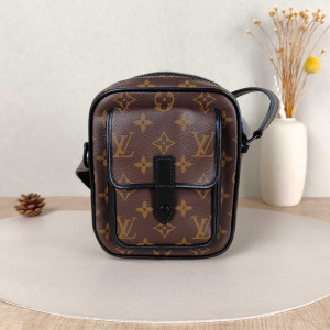 Preloved Louis Vuitton Christopher Wearable Wallet-DS60912085-DV