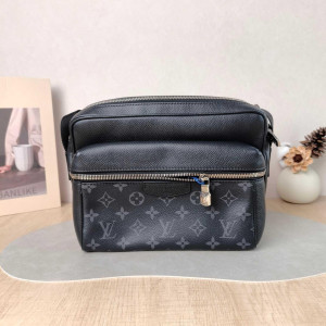 Preloved Louis Vuitton Outdoor Messenger Bag-DS61007085-DV