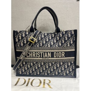 Dior Book Tote Medium with strap