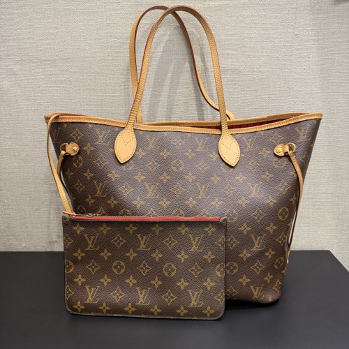 Louis Vuitton Neverfull MM Monogram Handbag