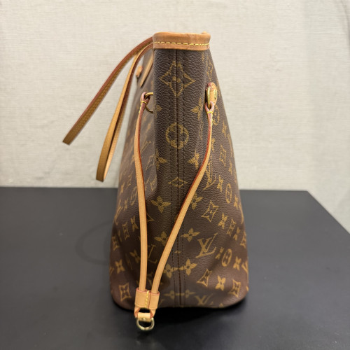 Louis Vuitton Neverfull MM Monogram Handbag