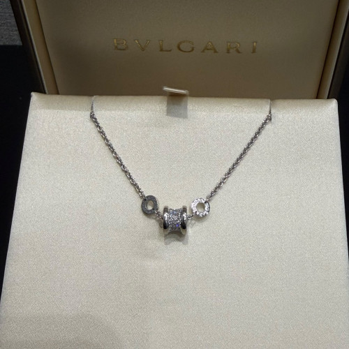 Bvlgari B.zero1 bracelet in 18 kt white gold with pavé diamonds on the spiral