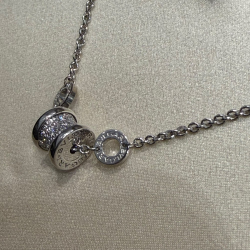Bvlgari B.zero1 bracelet in 18 kt white gold with pavé diamonds on the spiral