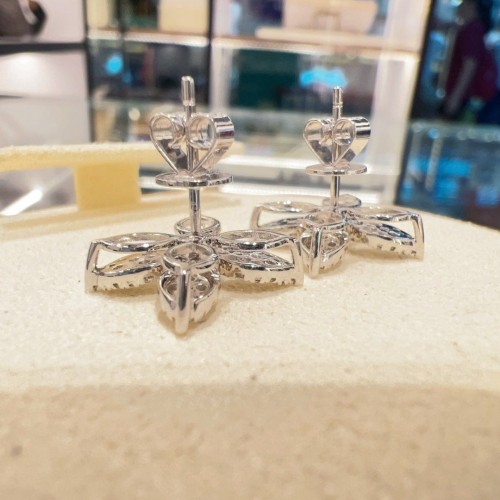 Asherée WG28 DIAMOND EARRING, K18WG 3.85gms, DIA 1.06cts 