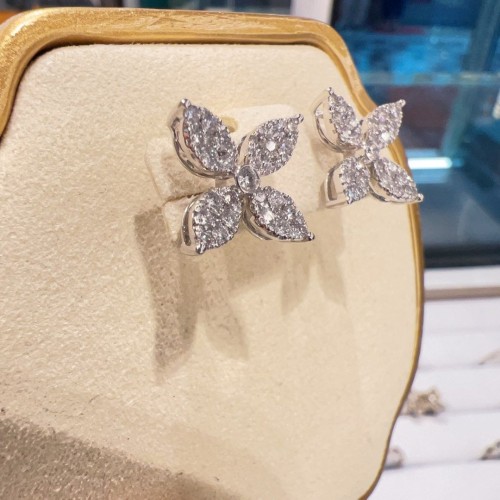 Asherée WG28 DIAMOND EARRING, K18WG 3.85gms, DIA 1.06cts 