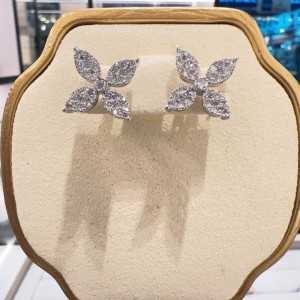 Asherée WG28 DIAMOND EARRING, K18WG 3.85gms, DIA 1.06cts 