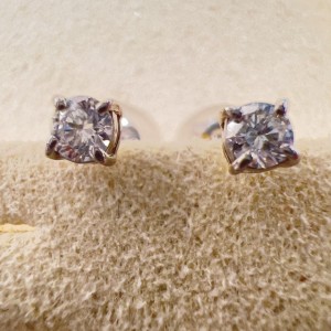 Asherée WG76 DIAMOND EARRING, PT900 0.405gms, DIA 0.2cts 