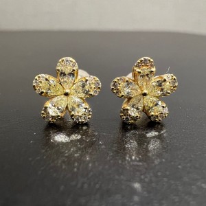 Asherée WG88 DIAMOND EARRING, K18YG 1.67gms, DIA 0.7cts 