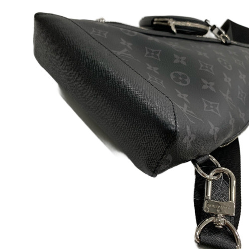 Louis Vuitton Dou Slingbag Monogram Eclipse Black