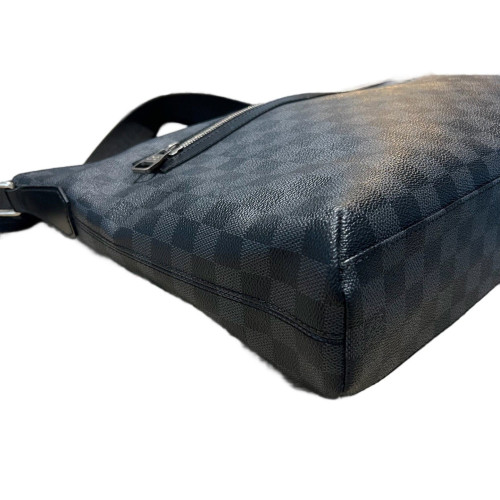 Louis Vuitton Messenger Damier Graphite Black