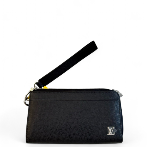 Louis Vuitton Clutch Calfskin Black