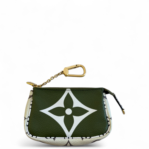 Louis Vuitton Micro Pochette Accessories Monogram Monogram Giant Green White