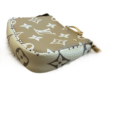 Louis Vuitton Micro Pochette Accessories Monogram Monogram Giant Green White