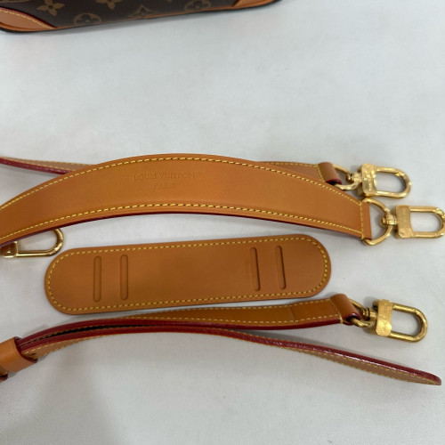 Louis Vuitton Nil Messenger Monogram Brown