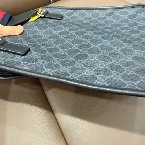 Gucci Messenger GG Supreme Monogram Grey Red Blue