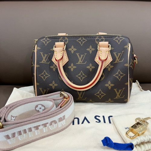 Louis Vuitton Speedy Bandouliere 20 Monogram Brown