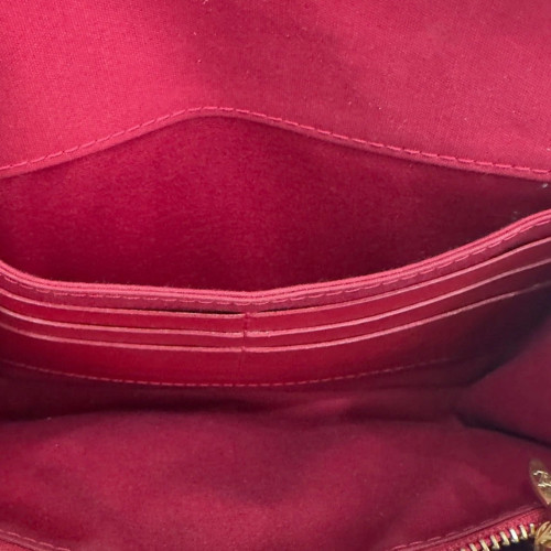 Louis Vuitton Shoulder Bag Vernis Red