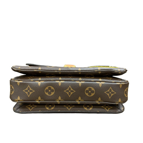 Louis Vuitton Badge Pochette Metis Monogram Brown