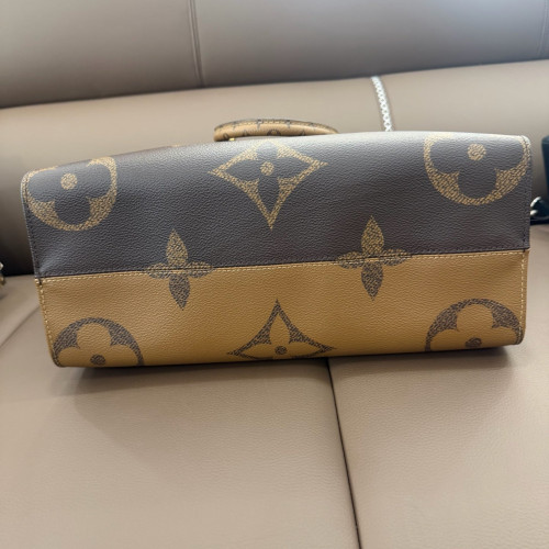 Louis Vuitton Onthego MM Reverse Monogram Giant Brown Louis Vuitton Onthego MM Reverse Monogram Giant Brown