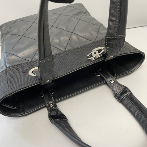 Chanel Quilted Tote Bag Cowhide Black
