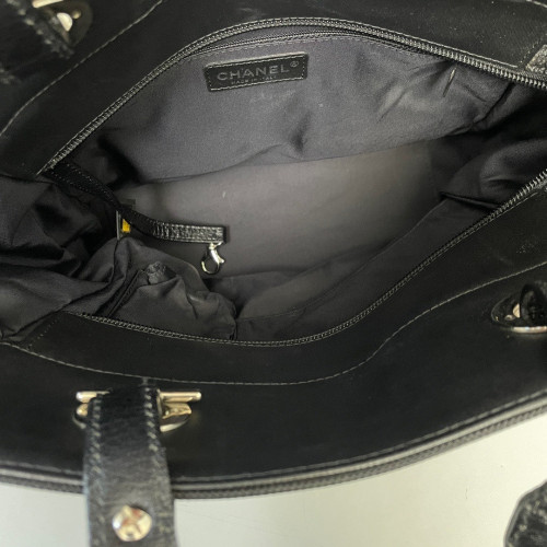 Chanel Quilted Tote Bag Cowhide Black