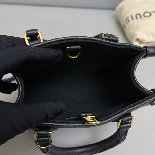 Louis Vuitton Onthego BB Taiga Black