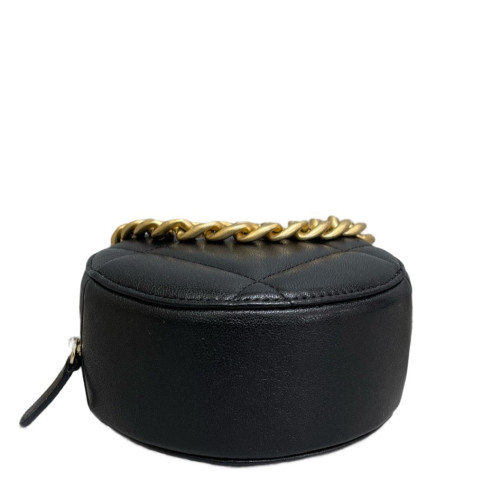 Chanel Quilted 19 Round Clutch With Chain Lambskin Black Chanel Quilted 19 Round Clutch With Chain Lambskin Black